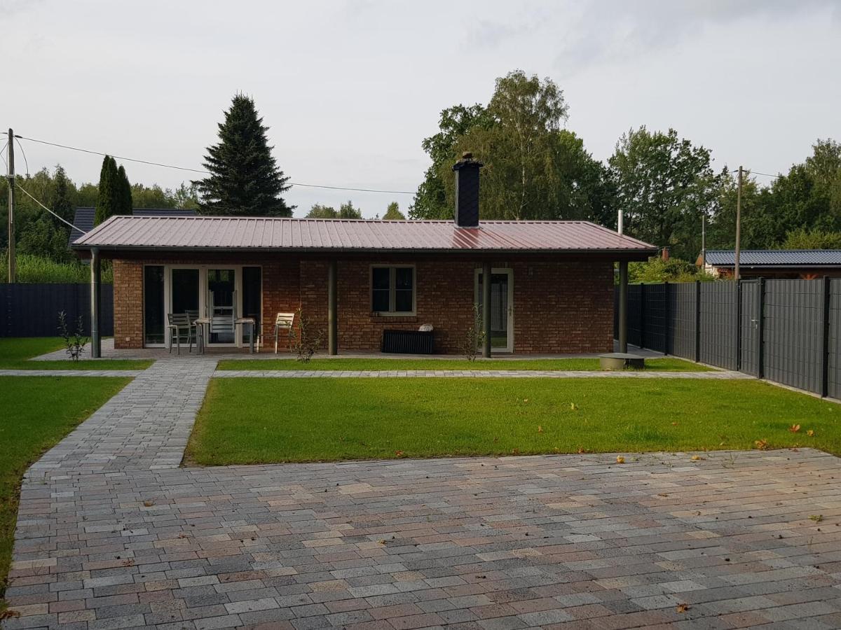 Bungalow Am Neustaedter See Neustadt-Glewe Esterno foto